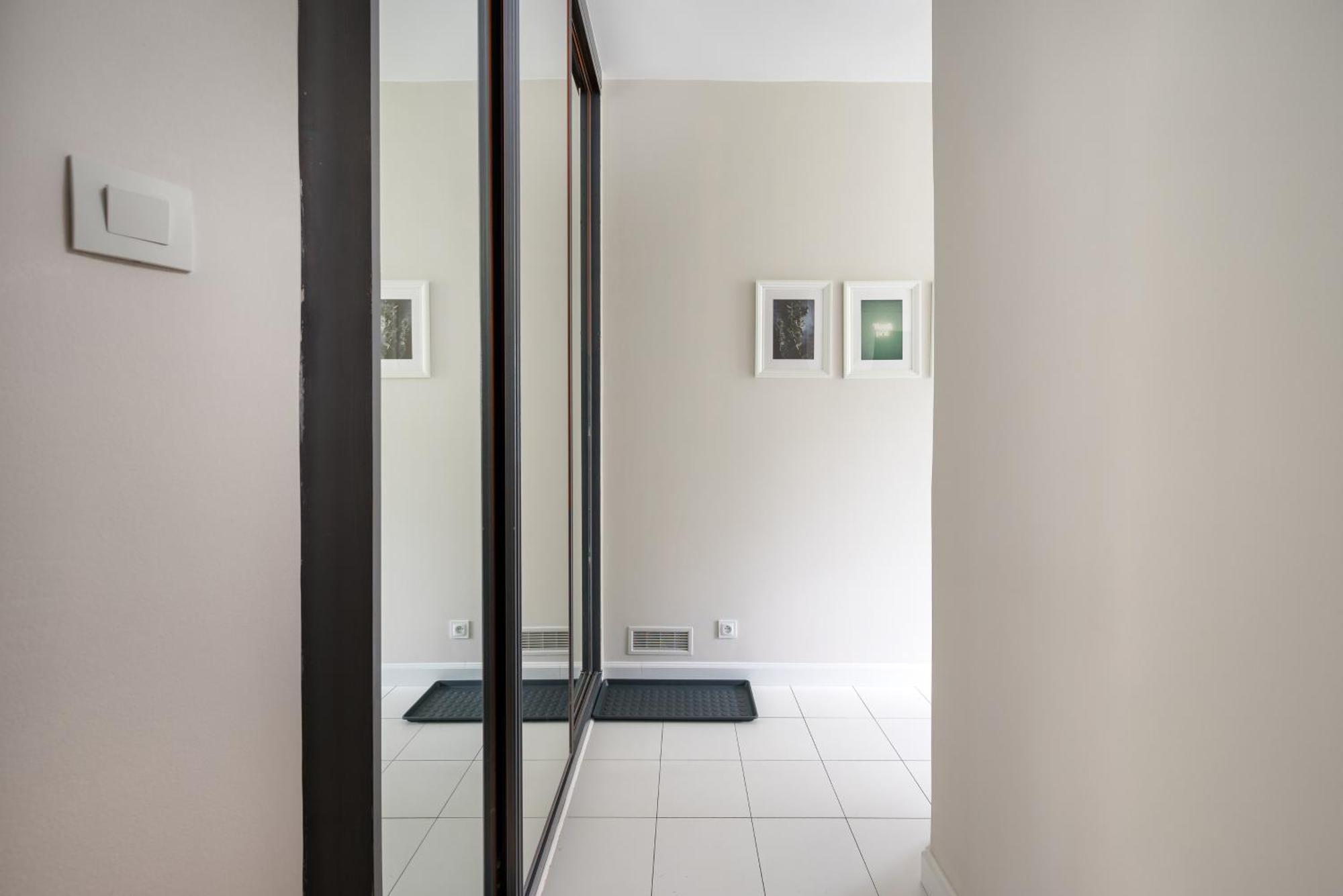 Wola Ratusz Homely Apartment Варшава Екстериор снимка